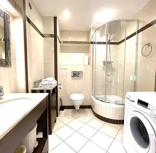 Lelewela Street Pkp *